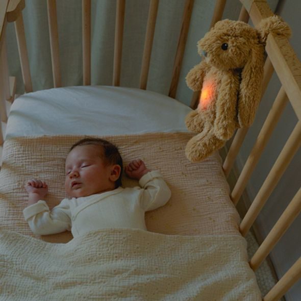 ZAZU KRÁLÍČEK RO BÉŽOVÝ - ŠUMÍCÍ ZVÍŘÁTKO S NOČNÍM SVĚTLEM A USB NABÍJENÍM - USÍNÁČCI ŠUMÍCÍ / S TLUKOTEM - PRO DĚTI