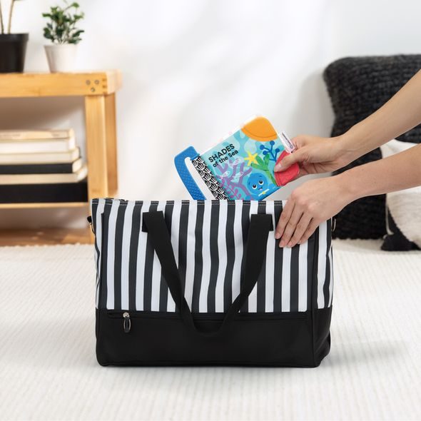 BABY EINSTEIN KNÍŽKA MĚKKÁ S KOUSÁTKY A TEXTURAMI SHADES OF THE SEA™, 0M+ - KNÍŽKY PRO NEJMENŠÍ - PRO DĚTI