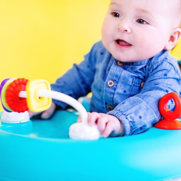 BRIGHT STARTS CHODÍTKO GIGGLING SAFARI 6M+ DO 11KG - CHODÍTKA - PRO DĚTI