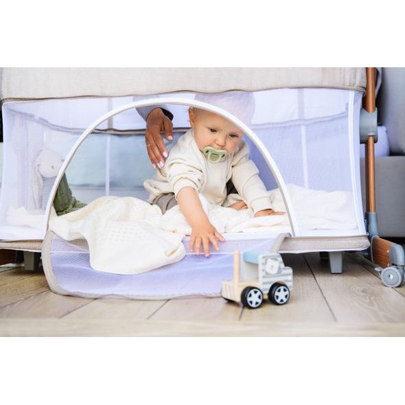 MOMI POSTÝLKA SMART BED 4V1 SVĚTLE ŠEDÁ - K RODIČOVSKÉ POSTELI - SPINKÁNÍ