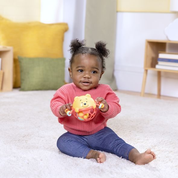 BRIGHT STARTS HRAČKA OBALL CHRASTÍTKO WINNIE THE POOH JINGLE & SHAKE™ 0M+ - CHRASTÍTKA - PRO DĚTI