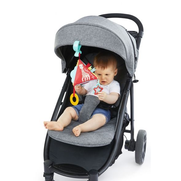 VULLI ZÁVĚSNÁ PYRAMIDA ŽIRAFA SOPHIE - HRAČKY K ZAVĚŠENÍ - PRO DĚTI