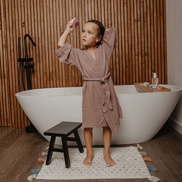 SUAVINEX DĚTSKÝ SPREJ NA ROZČESÁVÁNÍ KIDS 250 ML - ŠAMPONY A KOSMETIKA - KOUPÁNÍ A ZDRAVÍ