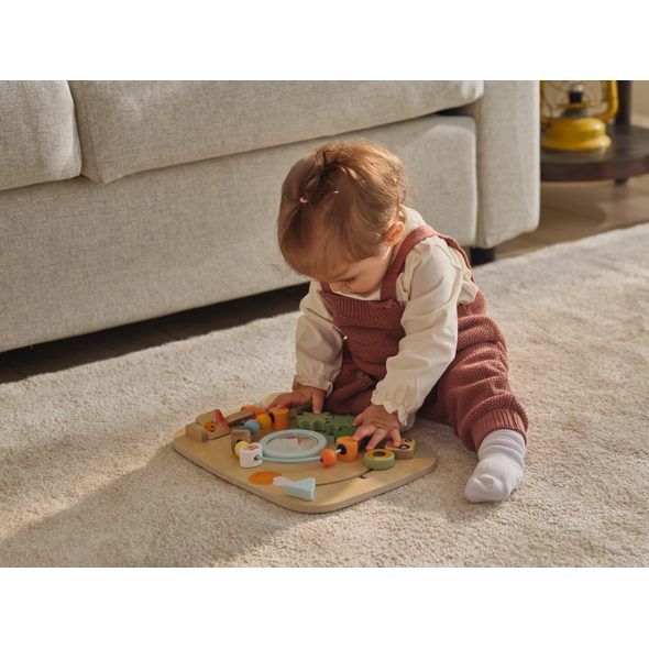 TINY LOVE PULT S AKTIVITAMI DŘEVĚNÝ FARMERS FUNDAY - DŘEVĚNÉ HRAČKY - PRO DĚTI