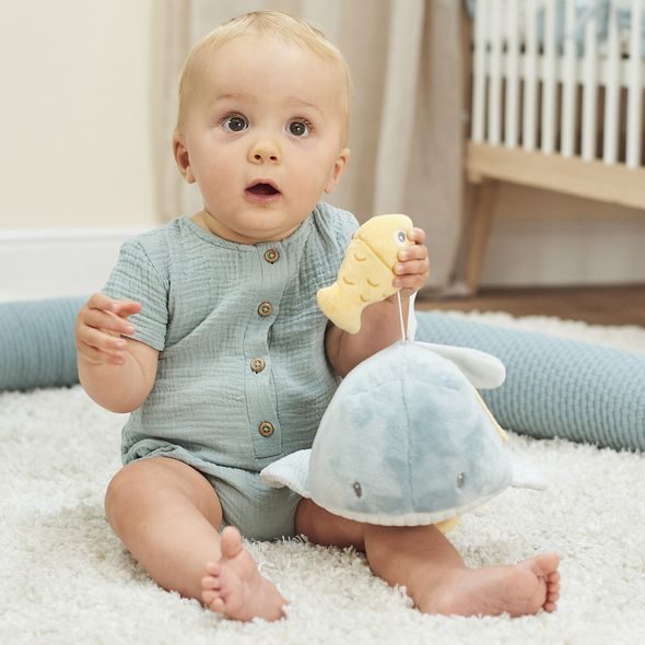 NATTOU VELRYBA PLYŠOVÁ S 8 AKTIVITAMI SALLY 32 CM ROMEO, JULES & SALLY - AKTIVNÍ HRAČKY - PRO DĚTI