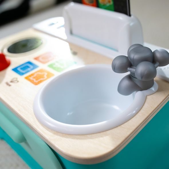 BABY EINSTEIN HRAČKA HUDEBNÍ KUCHYŇKA MAGIC TOUCH KITCHEN™ PRETEND TO COOK HAPE 9M+ - AKTIVNÍ HRAČKY - PRO DĚTI