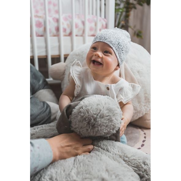 ENIE BABY DĚTSKÁ ČEPICE 3-6M GREY LEAVES - ČEPIČKY A KLOBOUČKY - PRO DĚTI