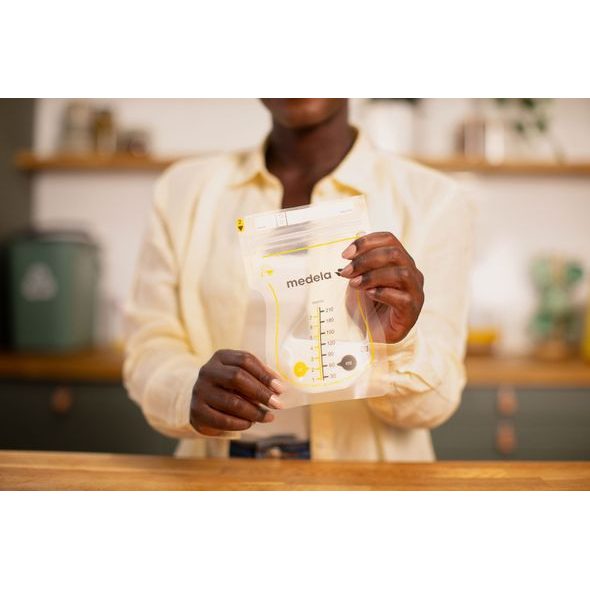 MEDELA MEDELA SÁČKY NA SKLADOVÁNÍ MATEŘSKÉHO MLÉKA EASY POUR - USKLADNĚNÍ MATEŘSKÉHO MLÉKA - KRMENÍ