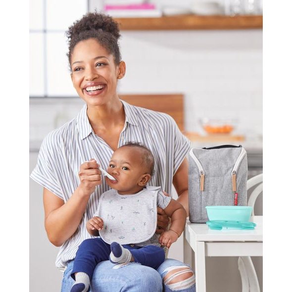 SKIP HOP MISKA S LŽIČKOU V OCHRANNÉM POUZDŘE EASY SERVE TEAL 240ML, 3M+ - MISKY, TALÍŘKY A PODLOŽKY - KRMENÍ