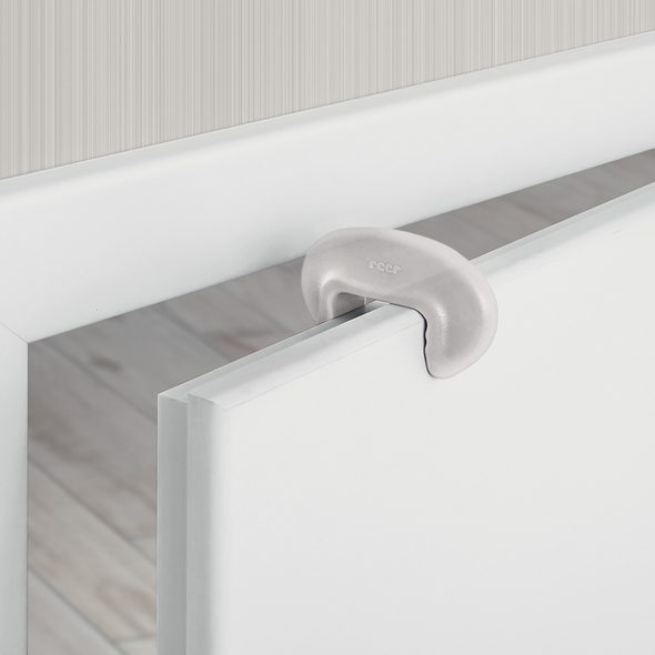 REER ZARÁŽKA NA DVEŘE TRANSPARENT - BEZPEČNOST DĚTÍ V DOMÁCNOSTI - KOUPÁNÍ A ZDRAVÍ