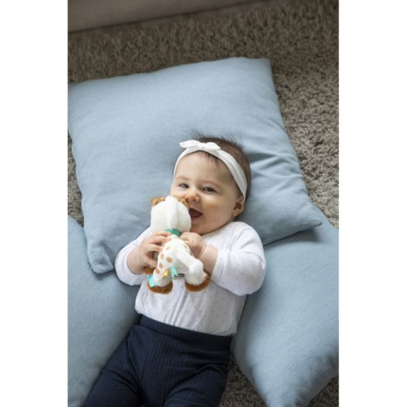 VULLI PLYŠOVÁ HRAČKA ŽIRAFA SOPHIE S KORÁLKY - MALÉ HRAČKY DO RUČIČKY - PRO DĚTI