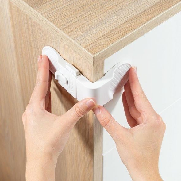 REER ZÁMEK NA DVEŘE A ŠUPLÍKY ROHOVÝ - BEZPEČNOST DĚTÍ V DOMÁCNOSTI - KOUPÁNÍ A ZDRAVÍ