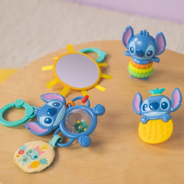 BRIGHT STARTS SADA DÁRKOVÁ MULTISENZORICKÁ STITCH TROPICAL TREASURES™, 3M+ - SENZORICKÉ HRAČKY - PRO DĚTI