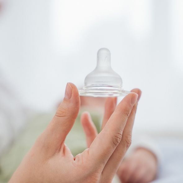 CANPOL BABIES LAHEV ŠIROKOHRDLÁ ANTIKOLIKOVÁ S-SHAPE 200ML - KOJENECKÉ LAHVE - KRMENÍ