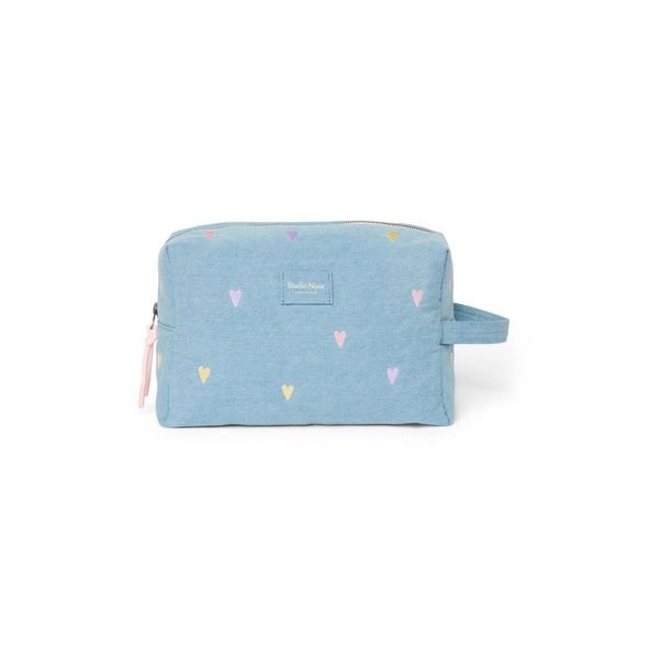 STUDIO NOOS DENIM TOILETRY - TOALETNÍ TAŠTIČKA | HEARTS LIGHT BLUE HEARTS - KOSMETICKÉ TAŠKY - PŘEBALOVÁNÍ