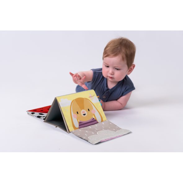 TAF TOYS KNÍŽKA PRO HRU NA BŘÍŠKU SENSORY BOOK - KNÍŽKY PRO NEJMENŠÍ - PRO DĚTI