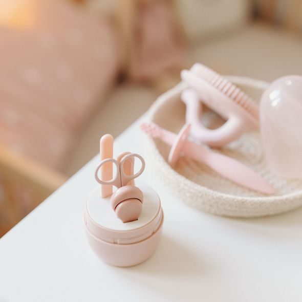 CANPOL BABIES SADA PÉČE O NEHTY PRO DĚTI RŮŽOVÁ - HŘEBÍNKY A KARTÁČKY - KOUPÁNÍ A ZDRAVÍ