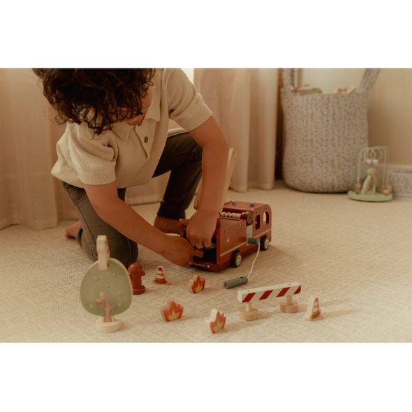 LITTLE DUTCH HASIČSKÝ NÁKLAĎÁK DŘEVĚNÝ - LITTLE DUTCH - PRO DĚTI