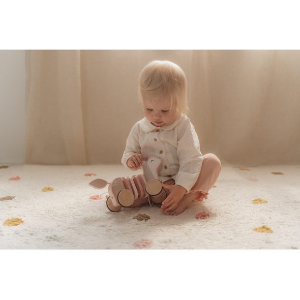 LITTLE DUTCH TAHACÍ SRNKA DŘEVĚNÁ FAIRY GARDEN - TAHACÍ A TLAČÍCÍ - PRO DĚTI