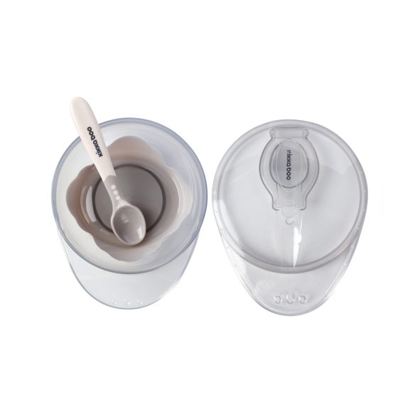 KIKKABOO MISKA S PŘÍSAVKOU, VÍČKEM A LŽIČKOU BEIGE - MISKY, TALÍŘKY A PODLOŽKY - KRMENÍ