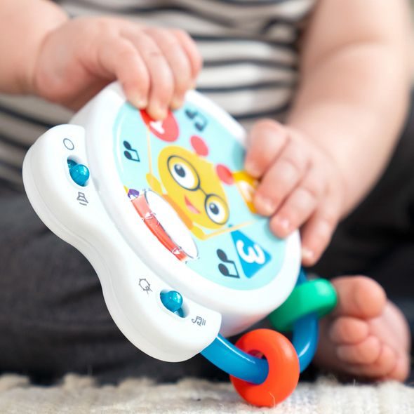 BABY EINSTEIN HRAČKA HUDEBNÍ BUBEN TINY TEMPO™ 3M+ - MOTORICKÉ A HUDEBNÍ - PRO DĚTI