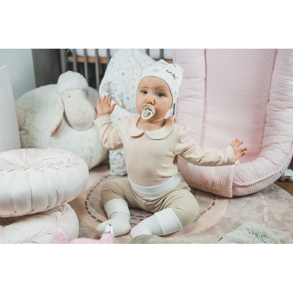 ENIE BABY DĚTSKÁ ČEPICE 0-1M FLOWERS CREME - ČEPIČKY A KLOBOUČKY - PRO DĚTI