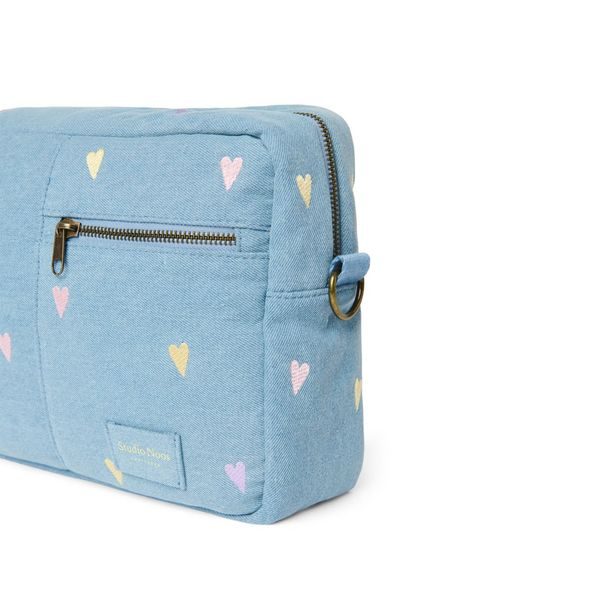 STUDIO NOOS DENIM ORGANIZÉR NA KOČÁREK LIGHT BLUE HEARTS - ORGANIZÉRY A KOŠÍKY - KOČÁRKY A PŘÍSLUŠENSTVÍ