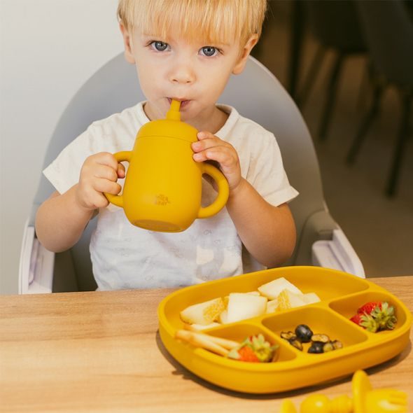 SUAVINEX LAHVIČKA S BRČKEM SILIKONOVÁ - ZELENÁ - DĚTSKÉ HRNEČKY - KRMENÍ