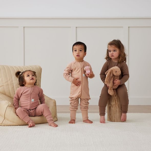 ERGOPOUCH® OVERAL NA SPANÍ ORGANICKÁ BAVLNA LAYERS LATTE 1.0TOG (0-3M (3-6KG)) - OVERALY - PRO DĚTI