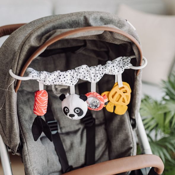 CANPOL BABIES SENZORICKÁ ZÁVĚSNÁ HRAČKA NA KOČÁREK/AUTOSEDAČKU BABIESBOO - HRAČKY K ZAVĚŠENÍ - PRO DĚTI