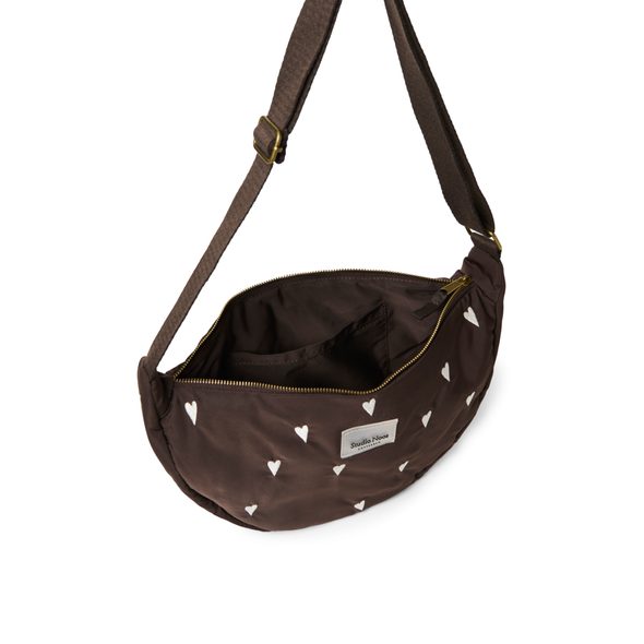 STUDIO NOOS PUFFY MINI FANNY PACK KABELKA BROWN HEARTS - ORGANIZÉRY A KOŠÍKY - KOČÁRKY A PŘÍSLUŠENSTVÍ