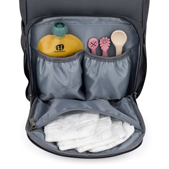 PETITE&MARS BATOH PŘEBALOVACÍ NA KOČÁREK JACK - SÉRIE CATCHTHEMOMENT ULTIMATE GREY - PŘEBALOVACÍ BATOHY - KOČÁRKY A PŘÍSLUŠENSTVÍ