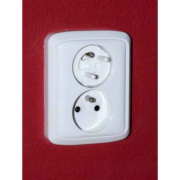 BABYDAN OCHRANA DO ELEKTRICKÝCH ZÁSUVEK 10KS - BEZPEČNOST DĚTÍ V DOMÁCNOSTI - KOUPÁNÍ A ZDRAVÍ