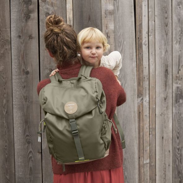 LÄSSIG FAMILY GREEN LABEL OUTDOOR BACKPACK OLIVE - PŘEBALOVACÍ BATOHY - KOČÁRKY A PŘÍSLUŠENSTVÍ
