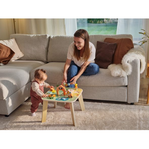 TINY LOVE STOLEK S AKTIVITAMI DŘEVĚNÝ FARMERS FUNDAY - DŘEVĚNÉ HRAČKY - PRO DĚTI