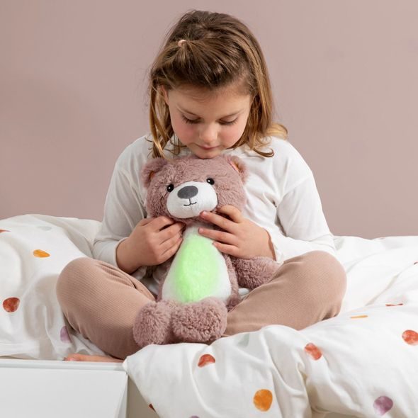 ZAZU MEDVÍDEK BRODY RŮŽOVÝ SLEEPTRAINER S MELODIEMI A NOČNÍM SVĚTLEM - TRÉNINKOVÉ BUDÍKY - SPINKÁNÍ