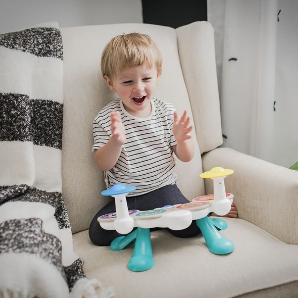 BABY EINSTEIN HRAČKA HUDEBNÍ SET BUBNŮ TOGETHER IN TUNE DRUMS™ CONNECTED MAGIC TOUCH™ HAPE 12M+ - HUDEBNÍ NÁSTROJE - PRO DĚTI