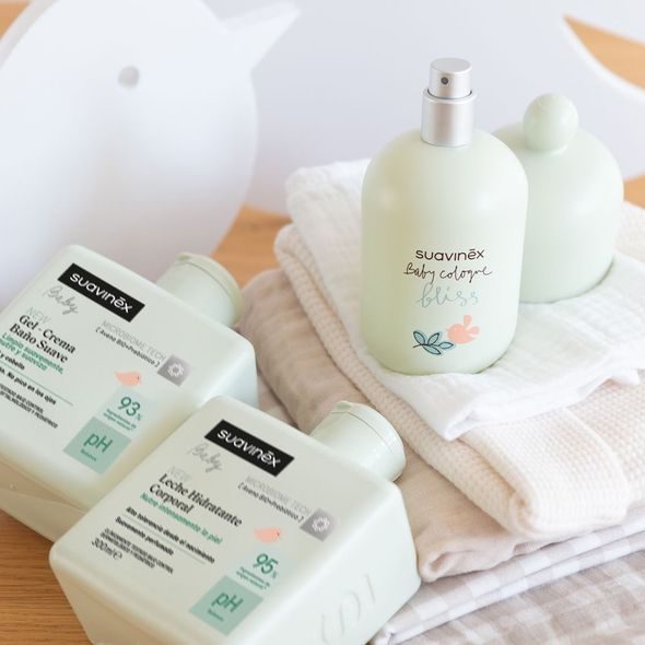 SUAVINEX SET HYDRATAČNÍ EMULZE 300ML + KRÉMOVÝ MYCÍ GEL 300ML + KOLÍNSKÁ VODA BLISS 100ML - KOSMETIKA PRO CELOU RODINU - PRO MAMINKY