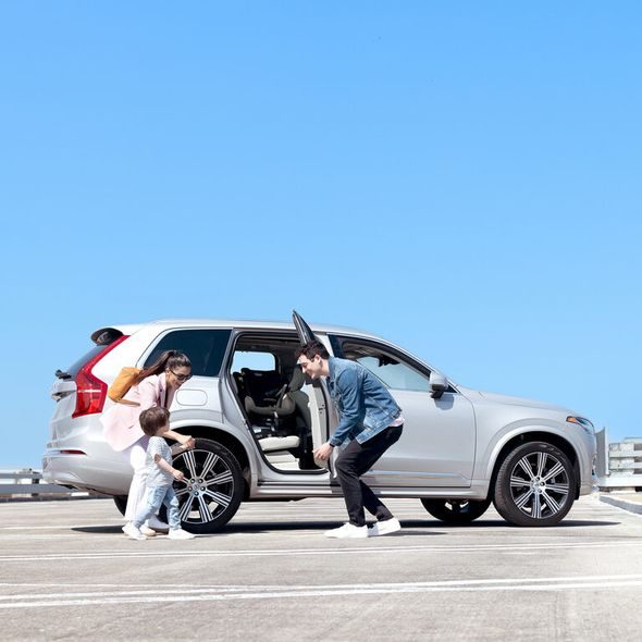 GRACO TURN2ME™ DLX R129 IRON - AUTOSEDAČKY 0-18KG - AUTOSEDAČKY A PŘÍSLUŠENSTVÍ