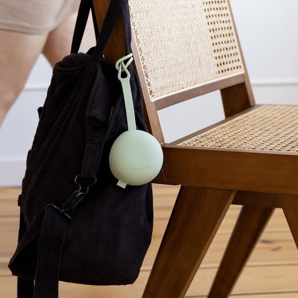 LOVI SILIKONOVÉ POUZDRO NA DUDLÍK PISTACHIO - ŠIDÍTKA A DOPLŇKY - KRMENÍ