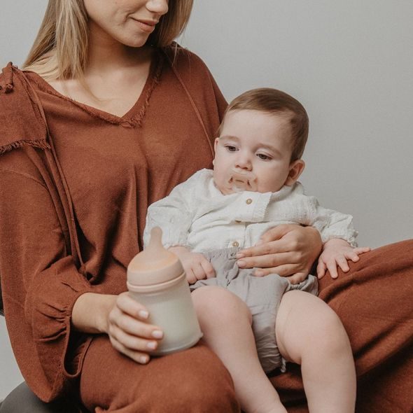 SUAVINEX SADA ANTIKOLIKOVÁ ZERØ.ZERØ™ LIGHT LÁHEV 180 ML A + DUDLÍK ZERØ.ZERØ™ - KOJENECKÉ LAHVE - KRMENÍ