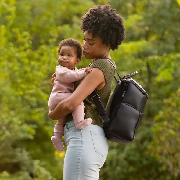 NUNA ESSENTIAL PŘEBALOVACÍ BATOH CAVIAR - PŘEBALOVACÍ BATOHY - KOČÁRKY A PŘÍSLUŠENSTVÍ