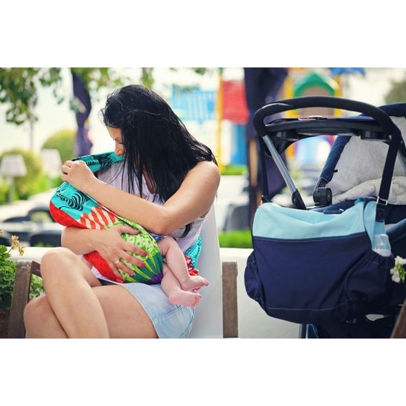 BUCKO KOJÍCÍ ŠÁTEK - KOJÍCÍ POLŠTÁŘE - KRMENÍ