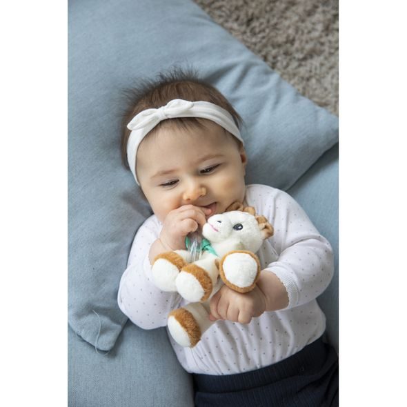 VULLI PLYŠOVÁ HRAČKA ŽIRAFA SOPHIE S KORÁLKY - MALÉ HRAČKY DO RUČIČKY - PRO DĚTI