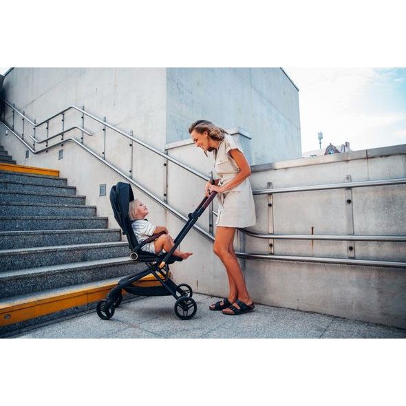 MOMI ADELLE ČERNO ZLATÝ - SPORTOVNÍ KOČÁRKY - KOČÁRKY A PŘÍSLUŠENSTVÍ