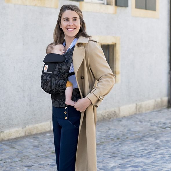 ERGOBABY ADAPT SOFT FLEX MESH - ONYX BLOOMS - ERGONOMICKÁ NOSÍTKA - NOŠENÍ & SPORT