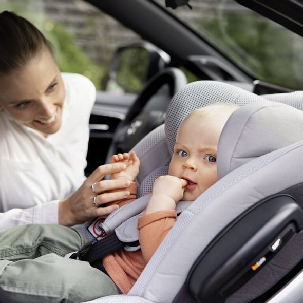 BESAFE STRETCH ANTHRACITE MESH - AUTOSEDAČKY 9-25KG - AUTOSEDAČKY A PŘÍSLUŠENSTVÍ