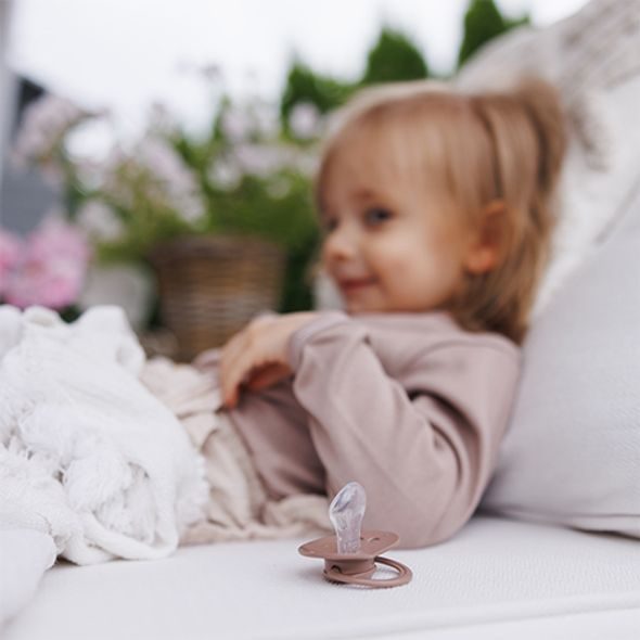 BABYONO DUDLÍKY SILIKONOVÉ ANATOMICKÉ 18M+, 2 KS - ŠIDÍTKA A DOPLŇKY - KRMENÍ