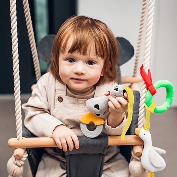 BABYONO HRAZDIČKA NA KOČÁREK ON THE FARM 0M+ - AKTIVNÍ HRAČKY - PRO DĚTI