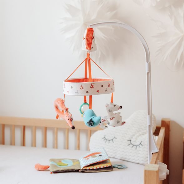 CANPOL BABIES PLYŠOVÝ KOLOTOČ S MELODIEMI FOX - KOLOTOČE NA POSTÝLKU - PRO DĚTI